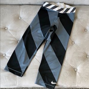 Nike Pro Cropped Leggings! 🖤🤍
